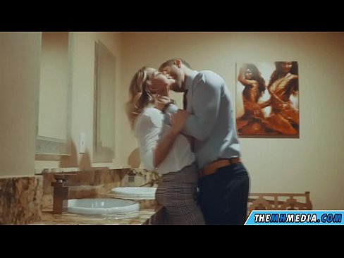 ❤️ Kui rinnakas blondiin võrgutab sind avalikus tualettruumis ☑ Pornovideo at porn et.ttsex.ru ❌️❤